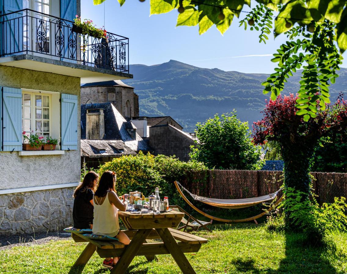 Pyrenees Cycling Lodge Saint-Savin  Exterior photo