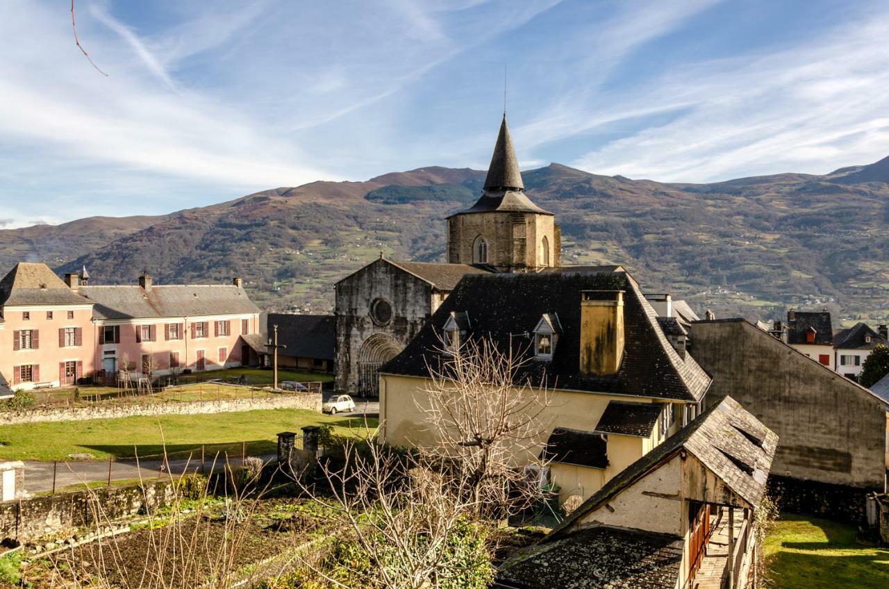 Pyrenees Cycling Lodge Saint-Savin  Exterior photo