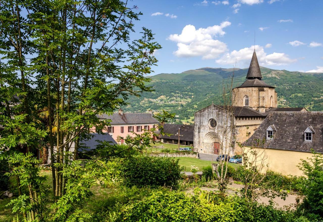 Pyrenees Cycling Lodge Saint-Savin  Exterior photo